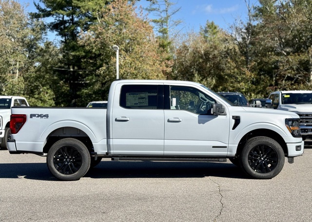2025 Ford F-150 XLT photo 2