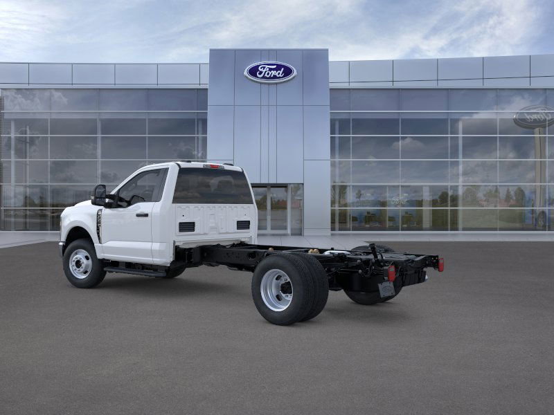 2025 Ford F-350 XL photo 4