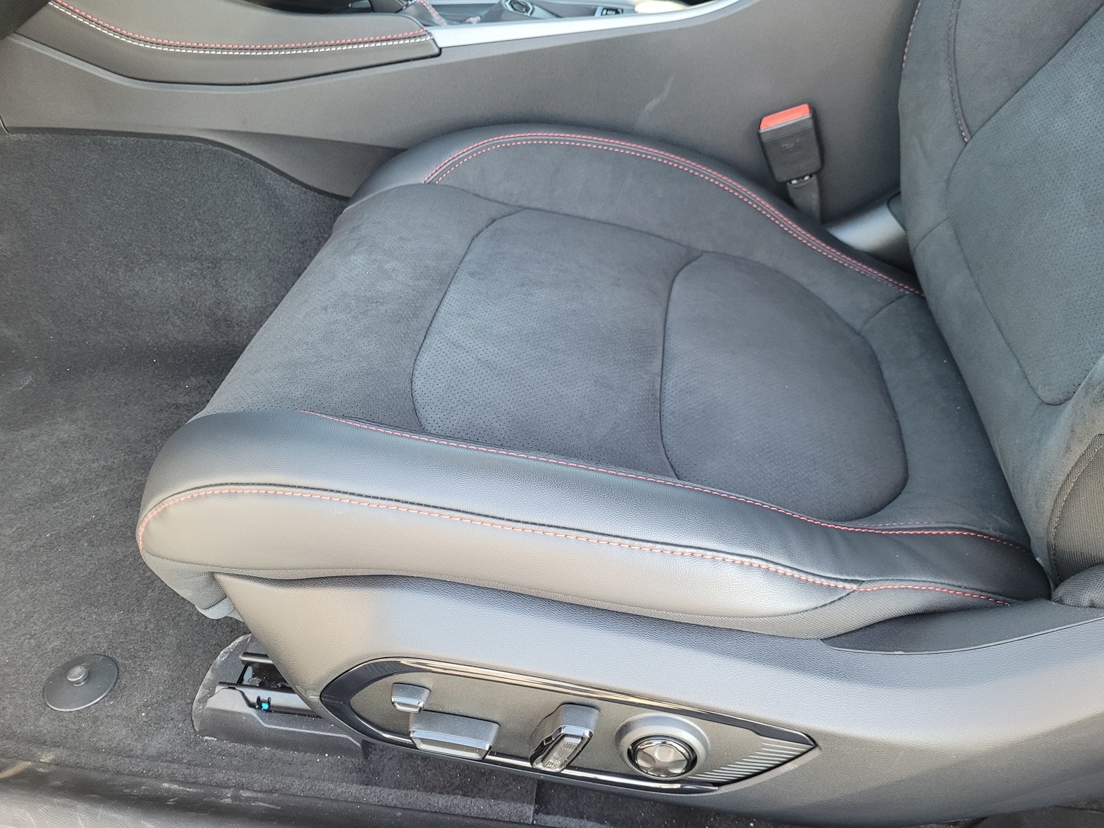 2024 Dodge Charger R/T Scat Pack photo 18
