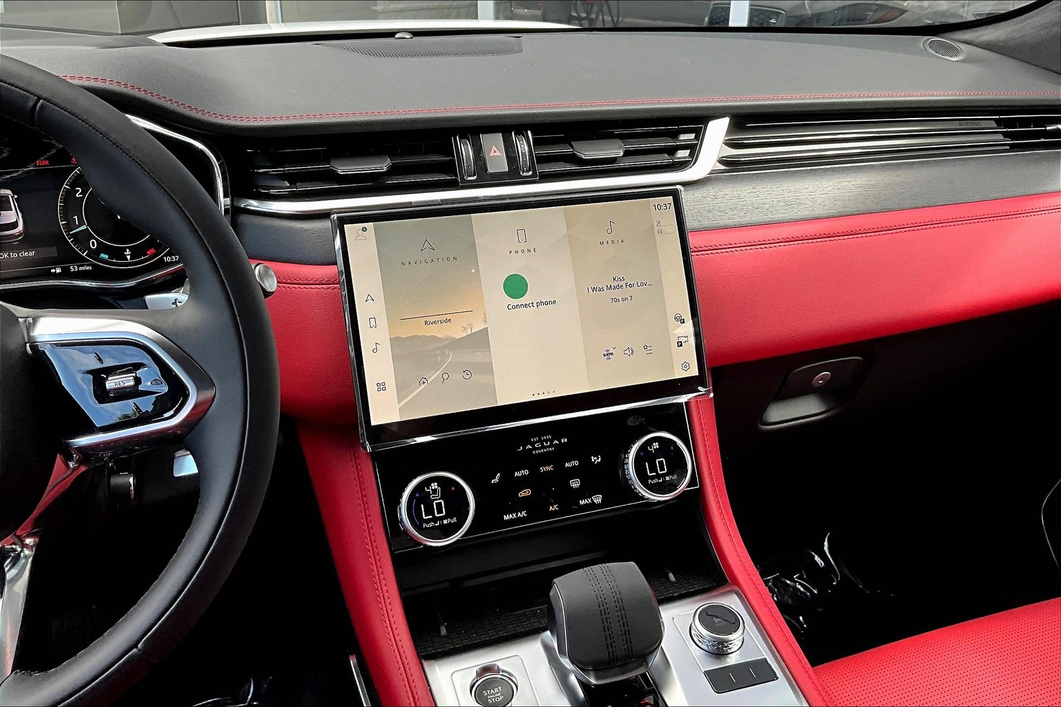 2026 Jaguar F-PACE P250 R-Dynamic S photo 4