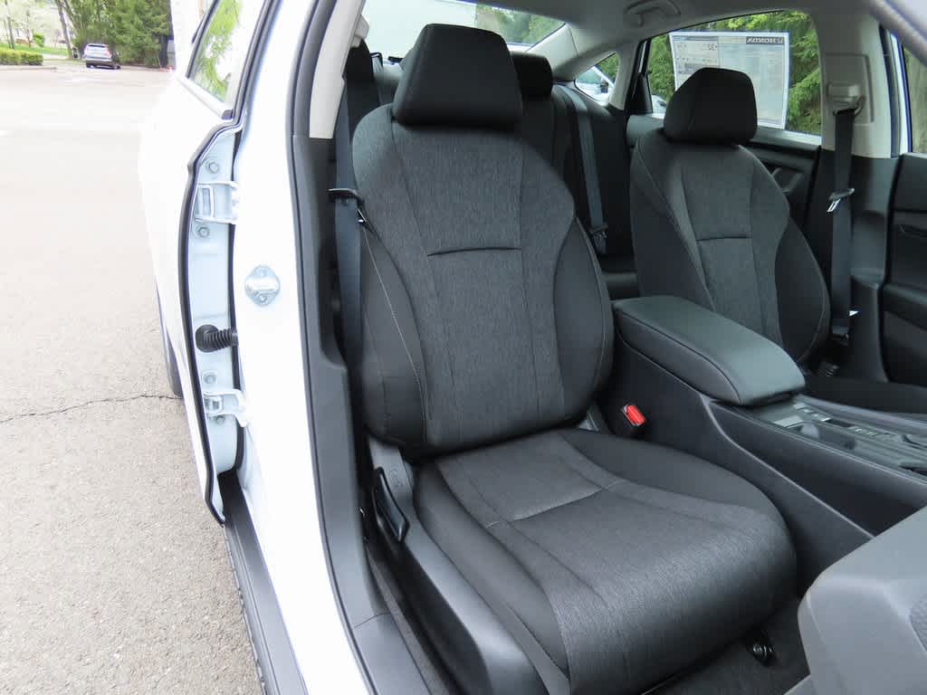 2025 Honda Accord LX photo 12
