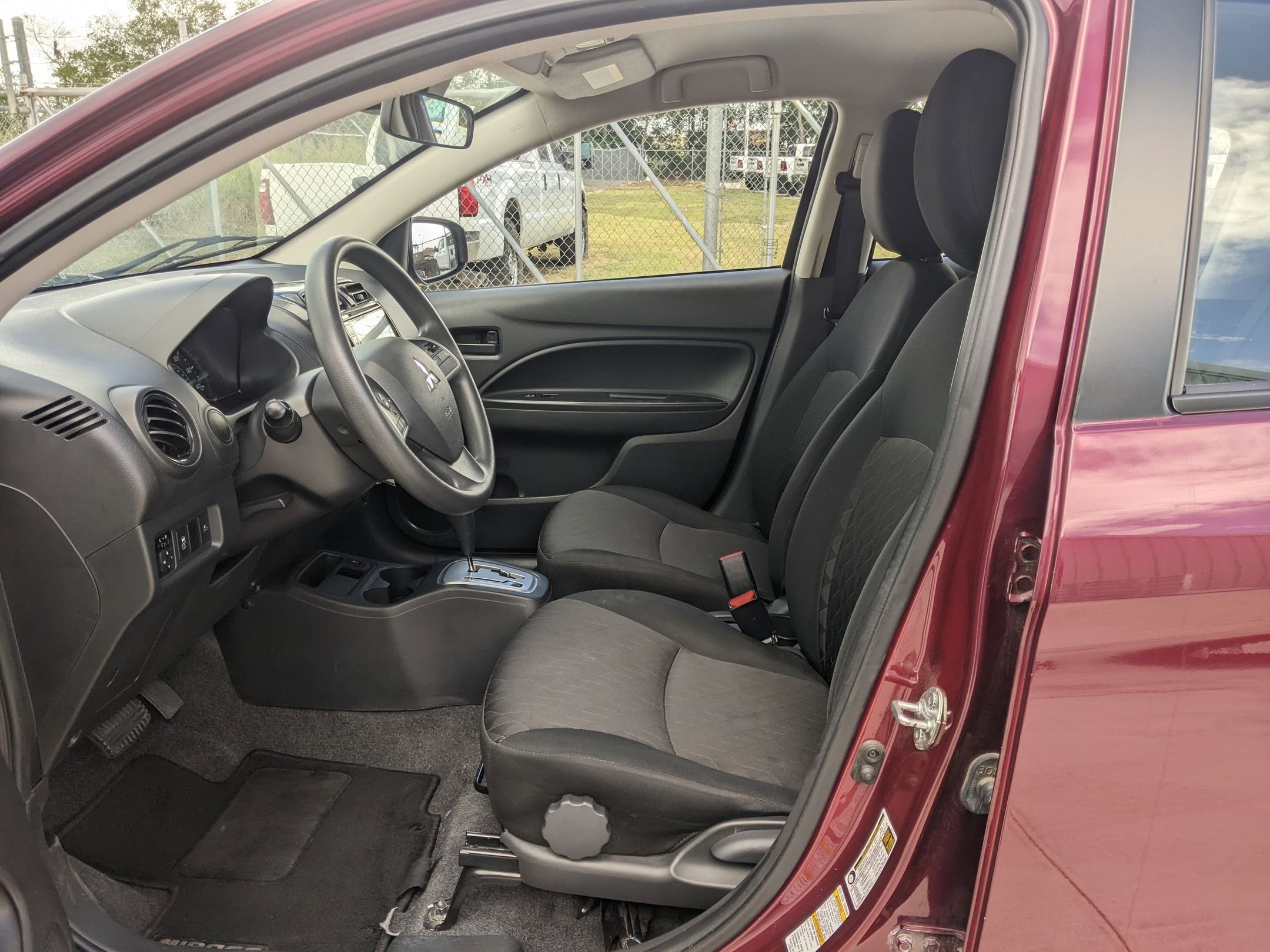 2021 Mitsubishi Mirage ES photo 9
