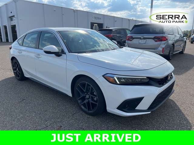 2022 Honda Civic Hatchback Sport Touring photo 2