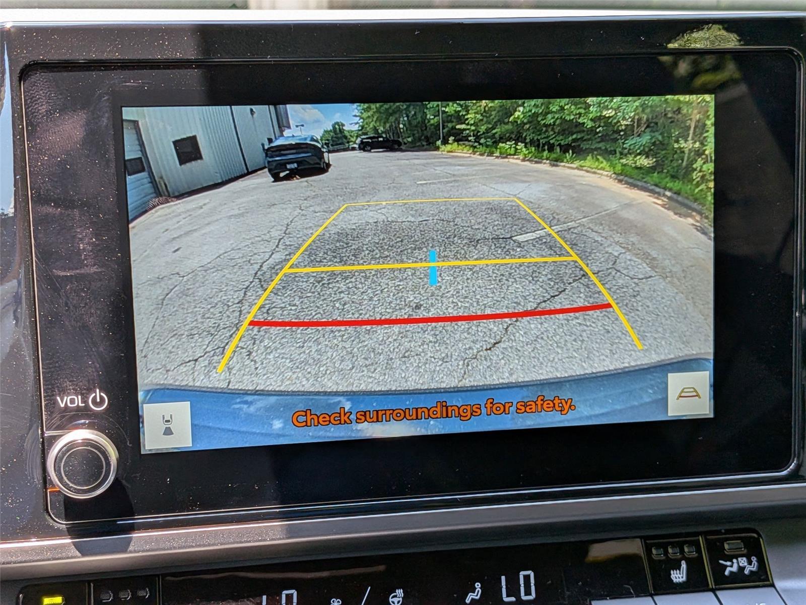 2025 Toyota Camry SE photo 21