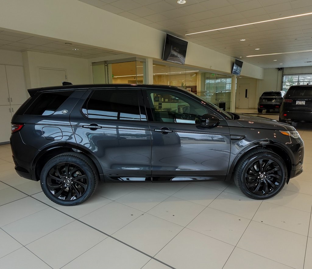 2025 Land Rover Discovery Sport SE photo 7