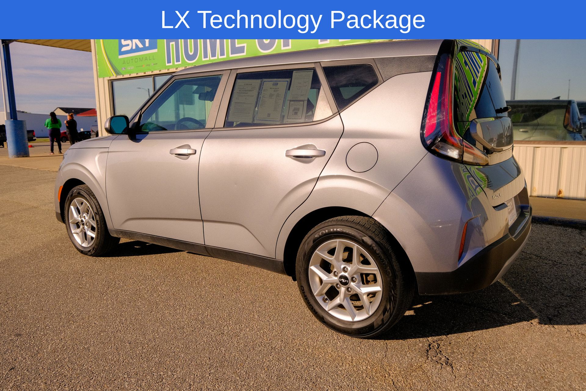 2023 Kia Soul LX photo 3