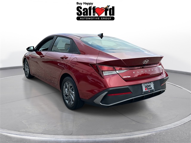 2024 Hyundai Elantra SEL photo 7