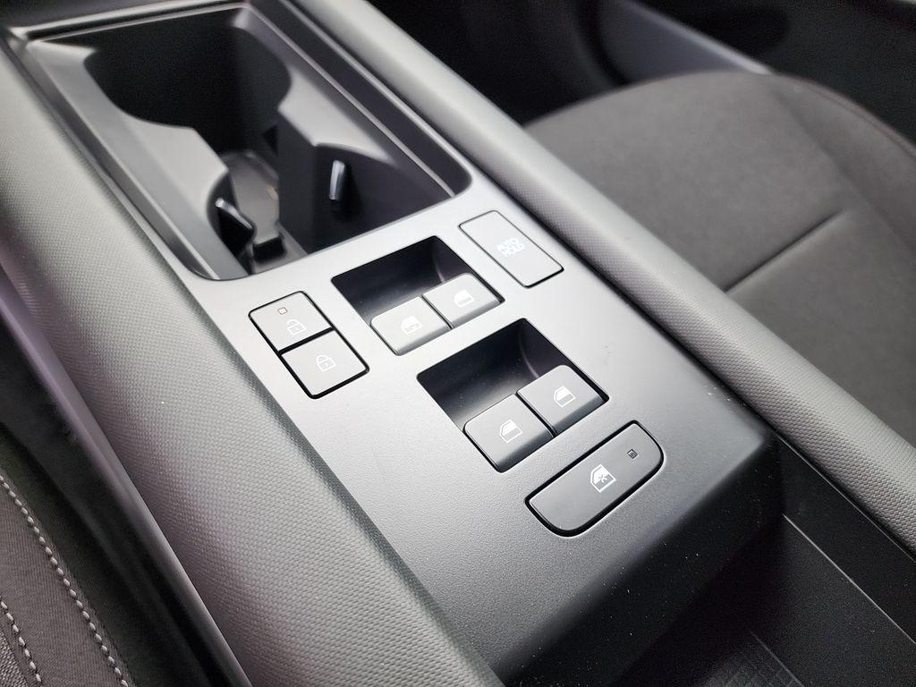 2023 Hyundai Ioniq 6 SE Standard Range photo 5