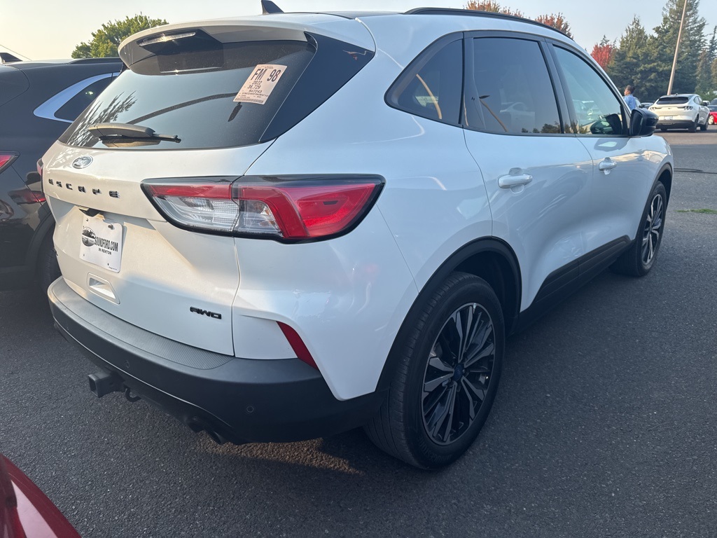 2022 Ford Escape SEL photo 4