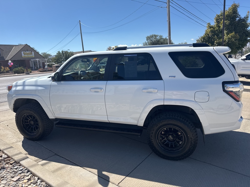 2024 Toyota 4Runner SR5 photo 4