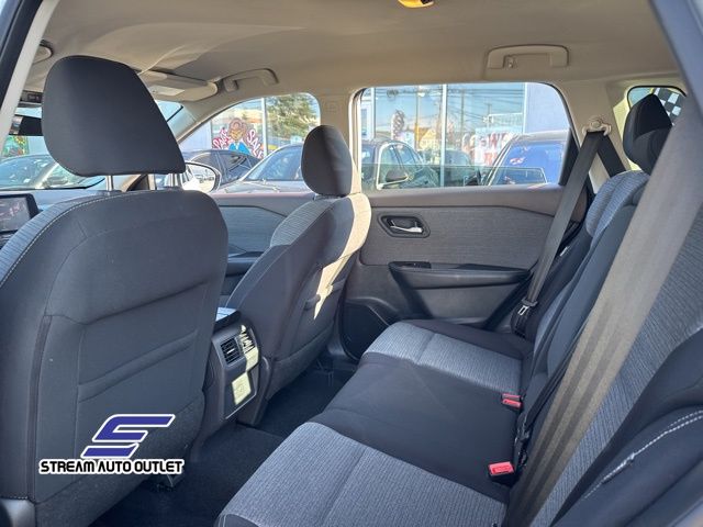 2021 Nissan Rogue SV photo 24