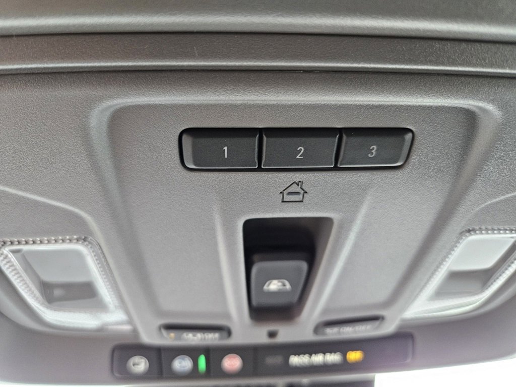 2020 Chevrolet Equinox LT photo 3