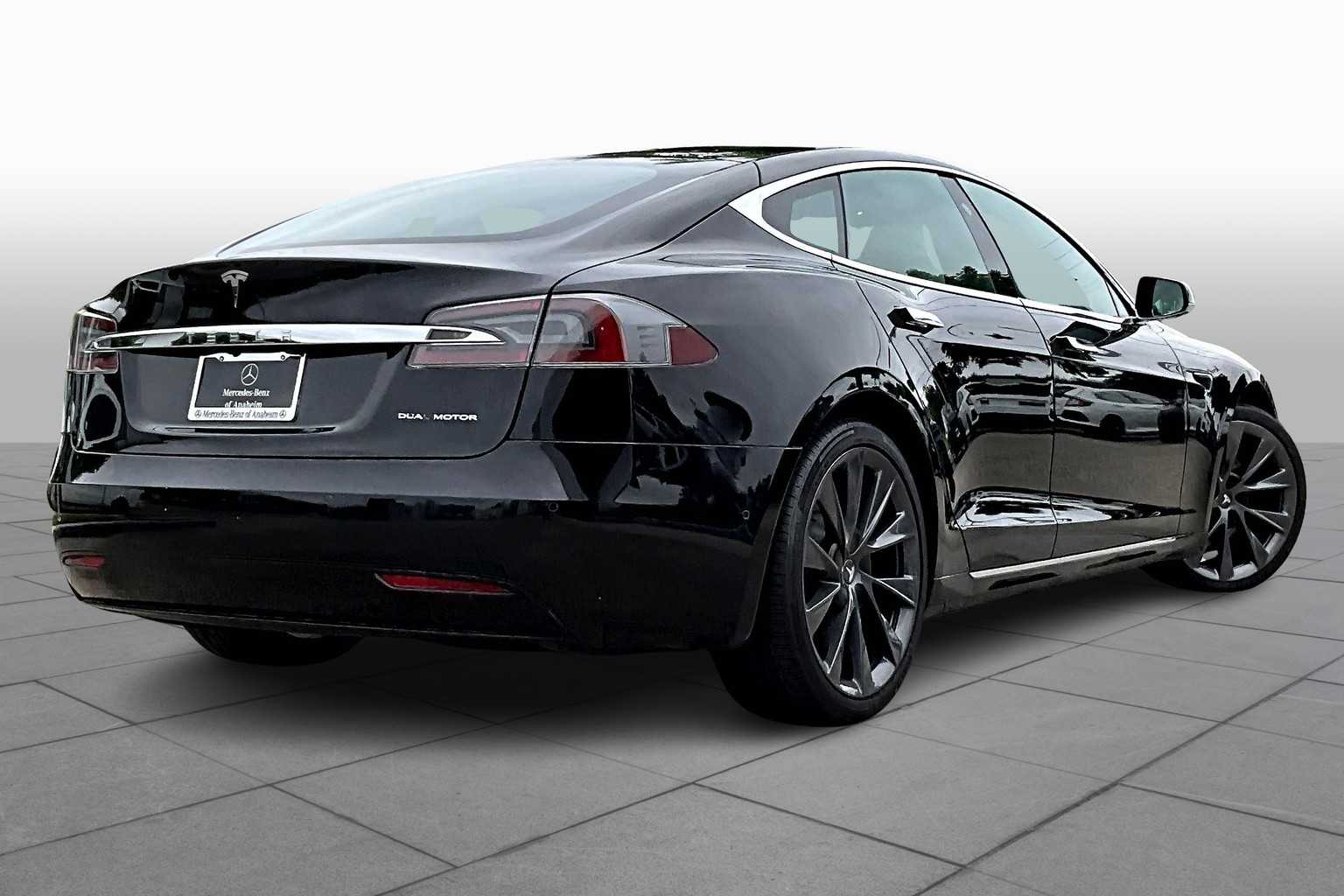 2021 Tesla Model S Long Range Plus photo 12