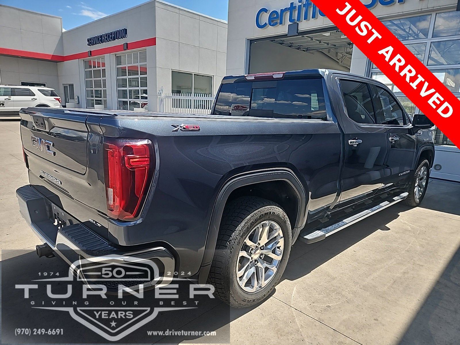 2019 Gmc Sierra 1500 SLT photo 2