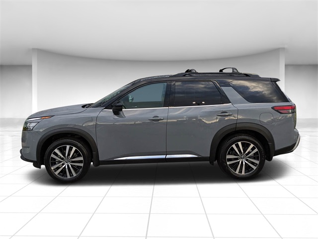 2025 Nissan Pathfinder Platinum photo 2