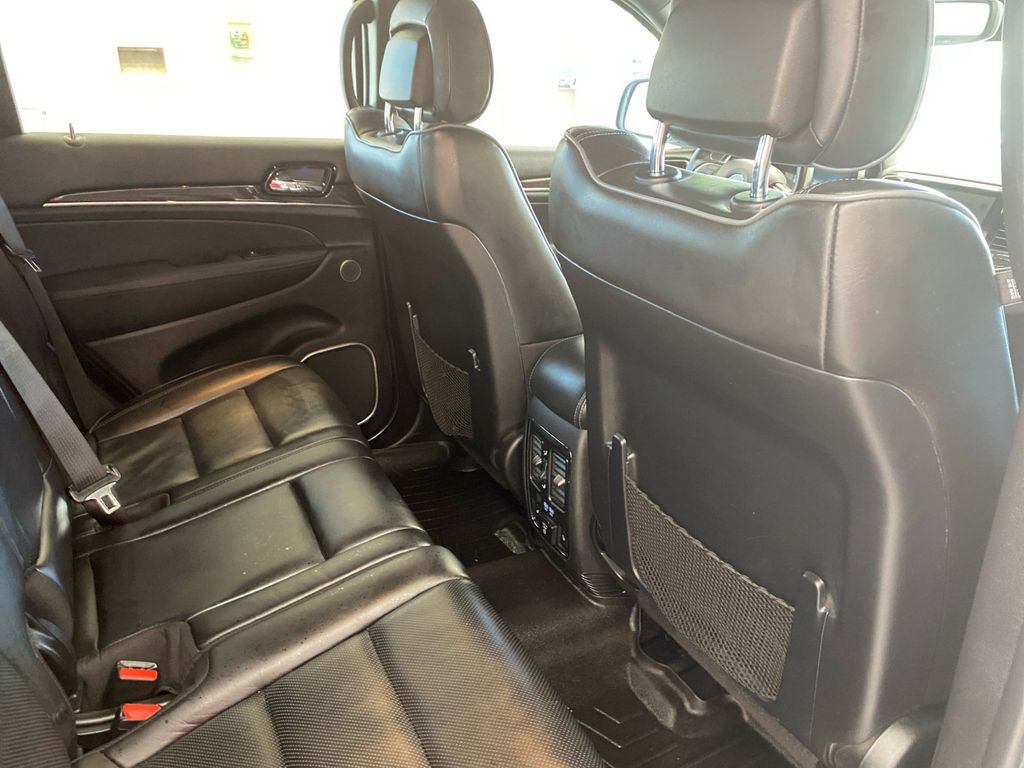 2020 Jeep Grand Cherokee Overland photo 16