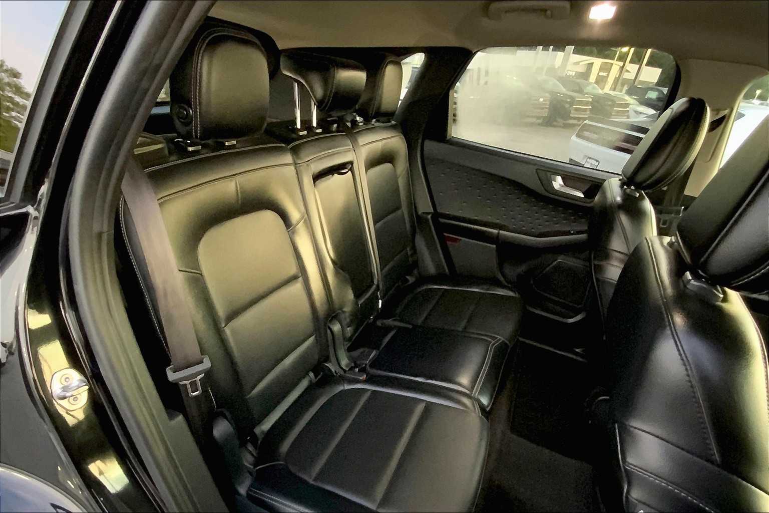 2020 Ford Escape SEL photo 17