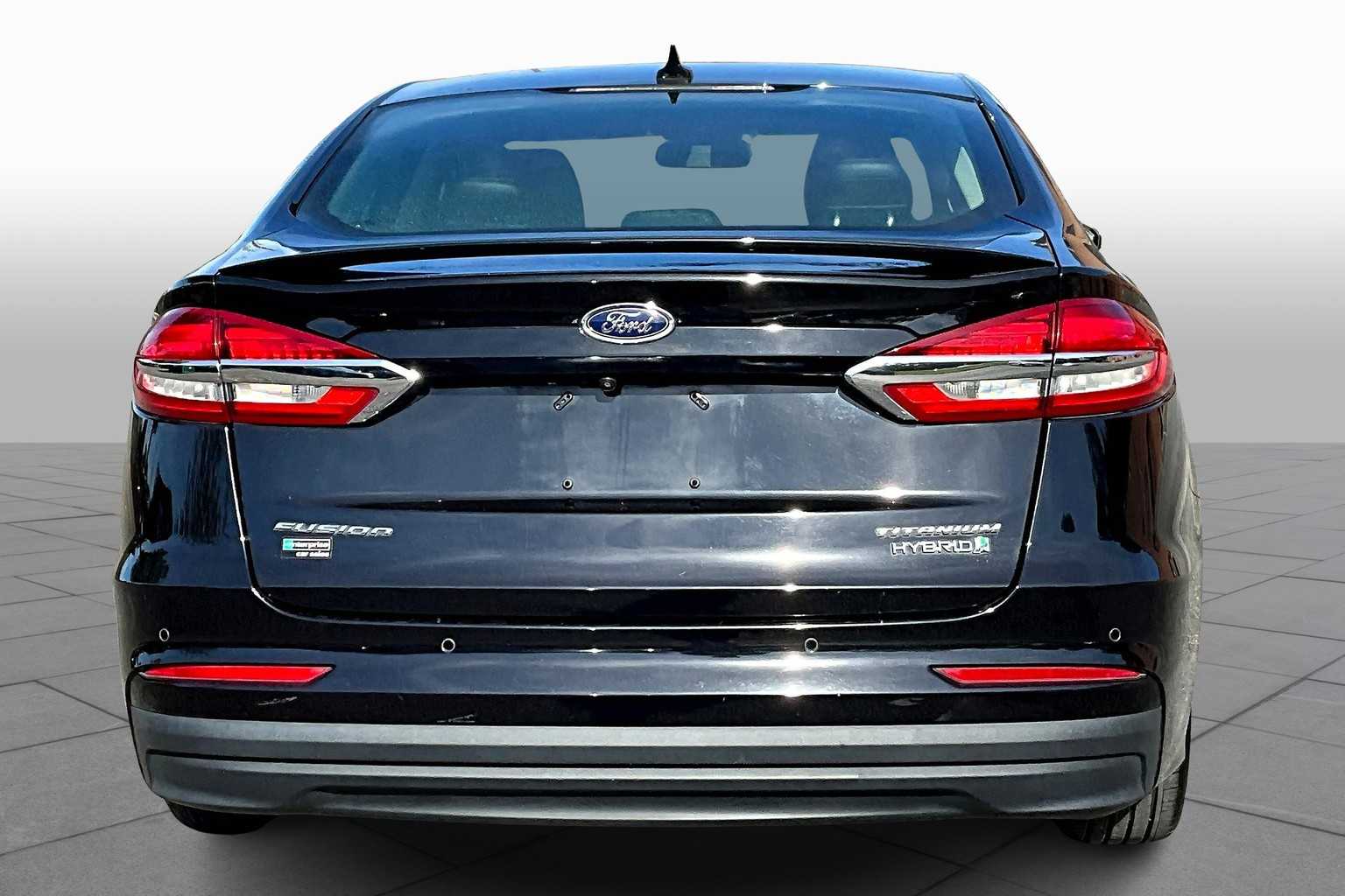 2019 Ford Fusion Hybrid Titanium photo 4
