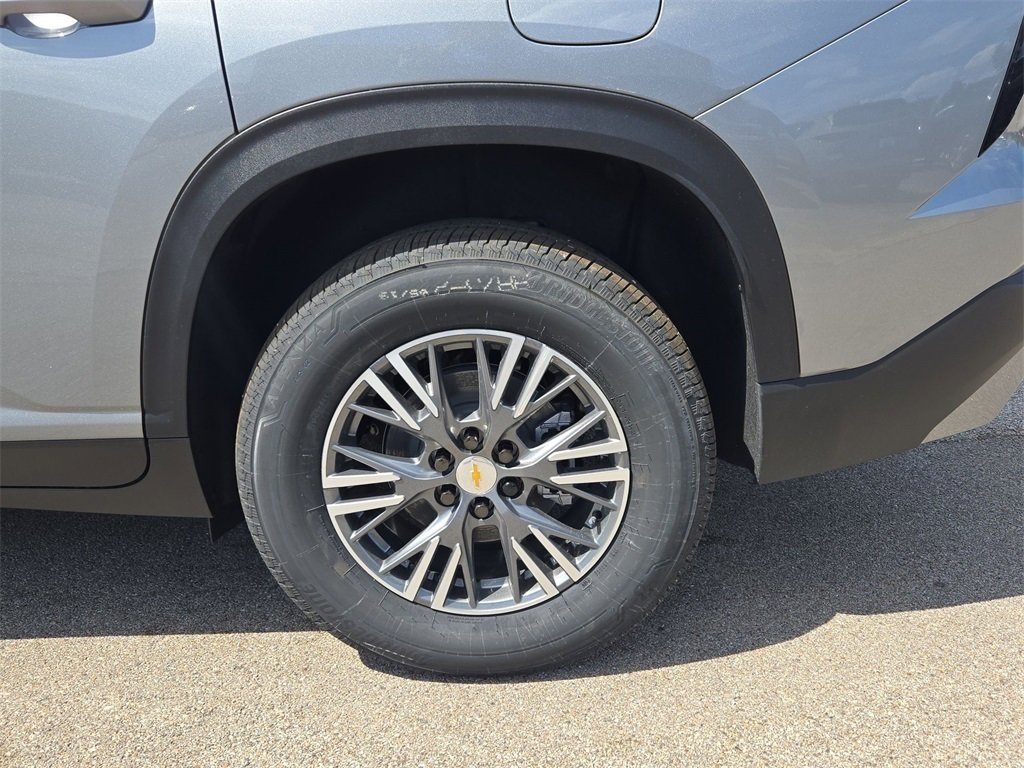 2025 Chevrolet Traverse photo 37
