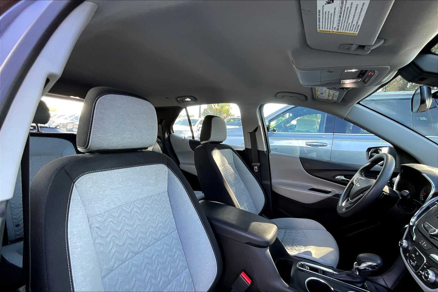 2023 Chevrolet Equinox LS photo 21