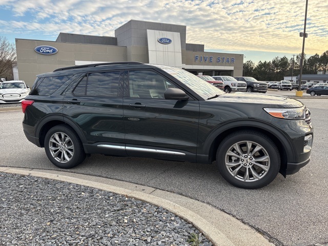 2022 Ford Explorer XLT's photo
