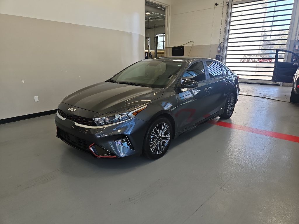 2023 Kia Forte GT-Line photo 2