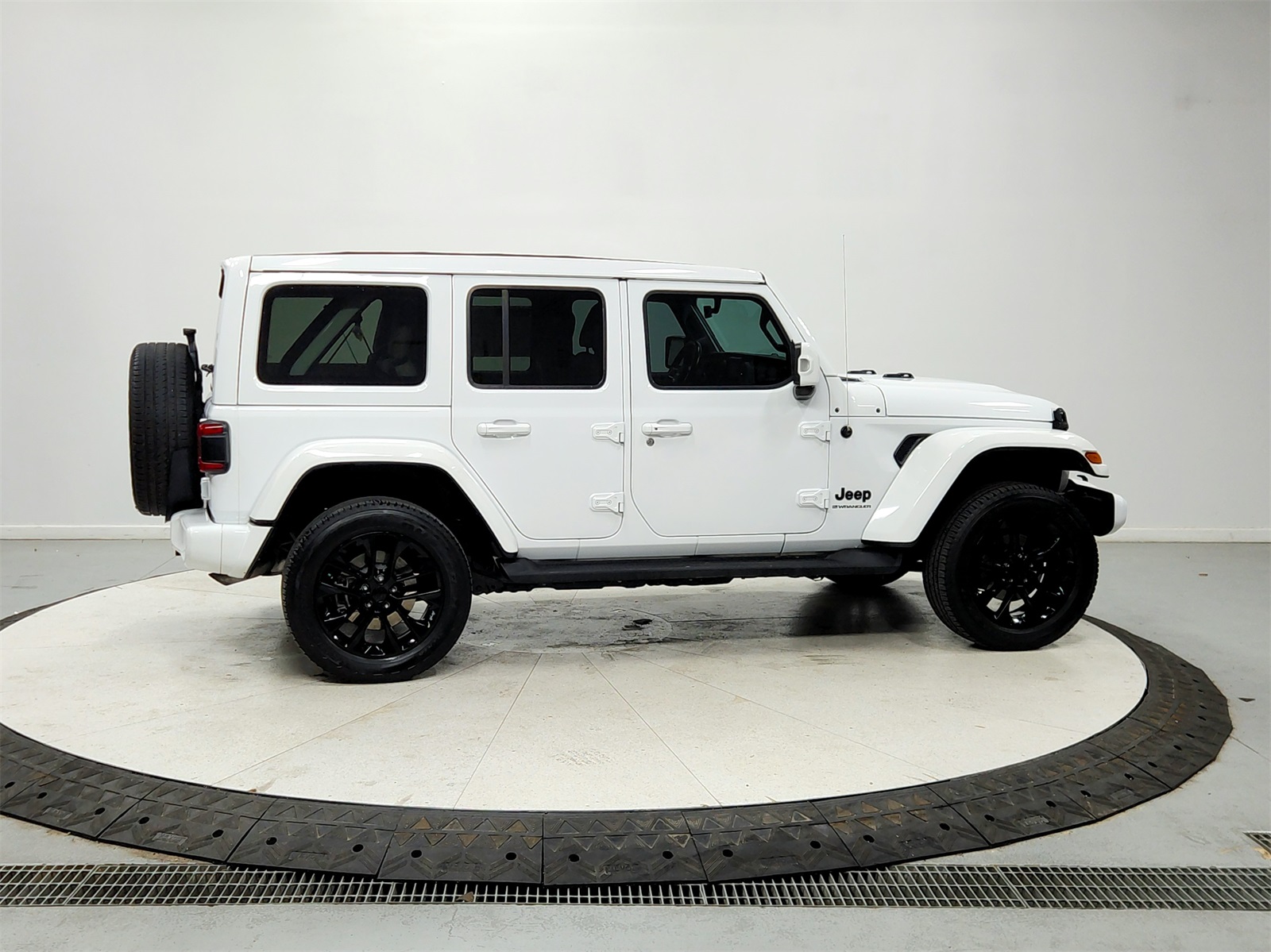 2023 Jeep Wrangler Altitude photo 4