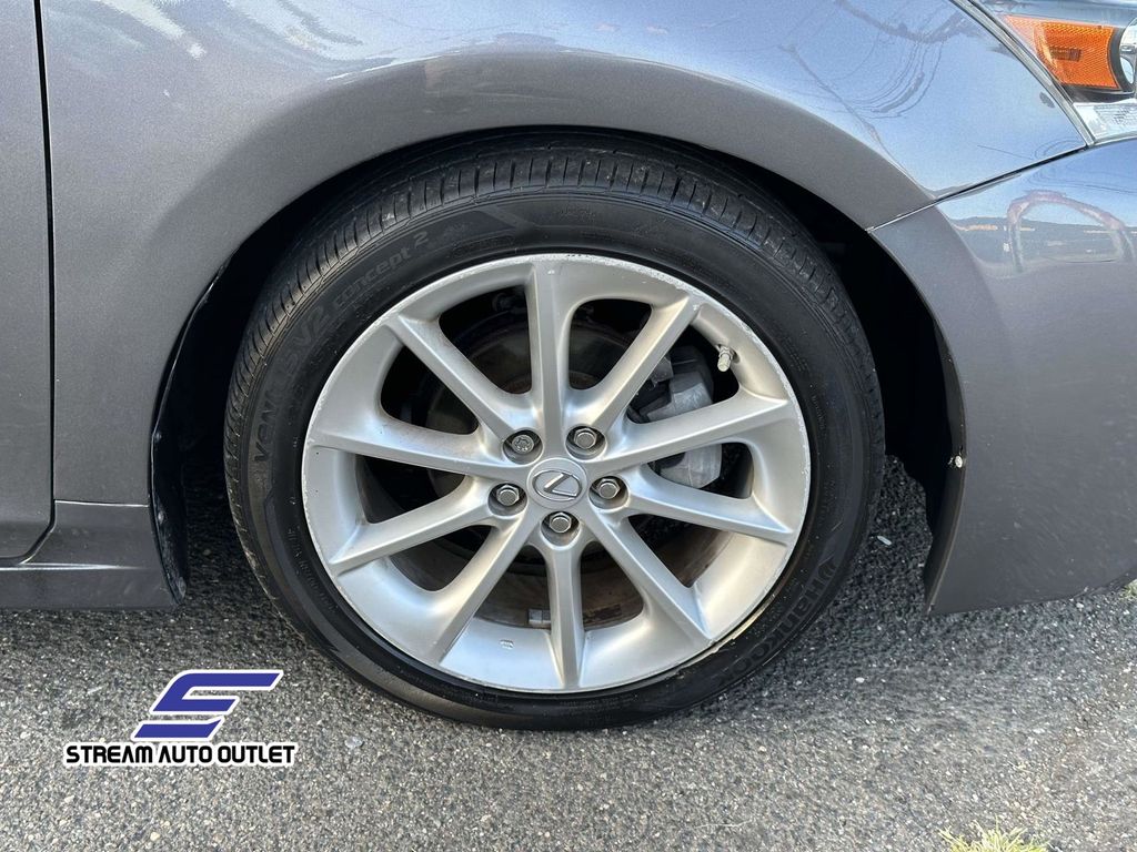 2013 Lexus CT 200h photo 8