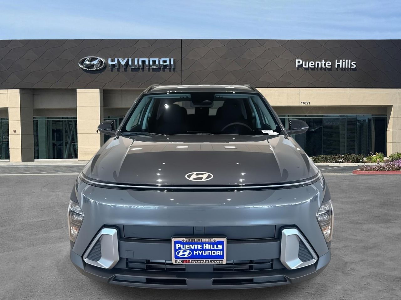2026 Hyundai Kona SEL photo 2