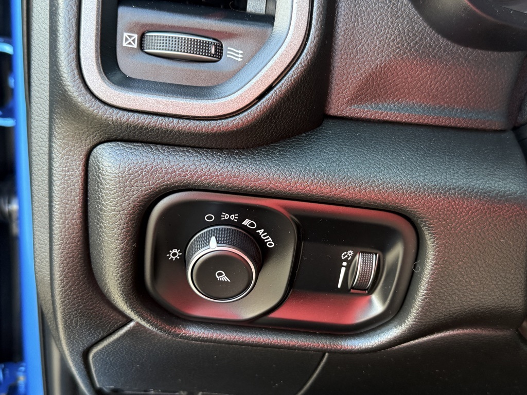 2021 Ram 2500 Tradesman photo 18