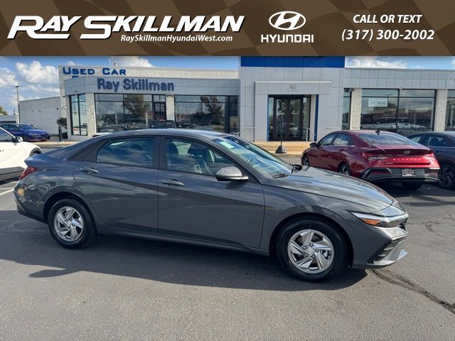 2025 Hyundai Elantra SE's photo