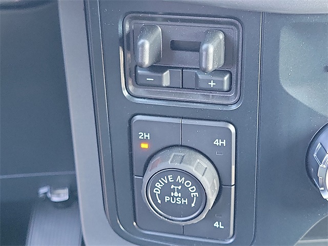 2025 Ford F-150 XLT photo 12