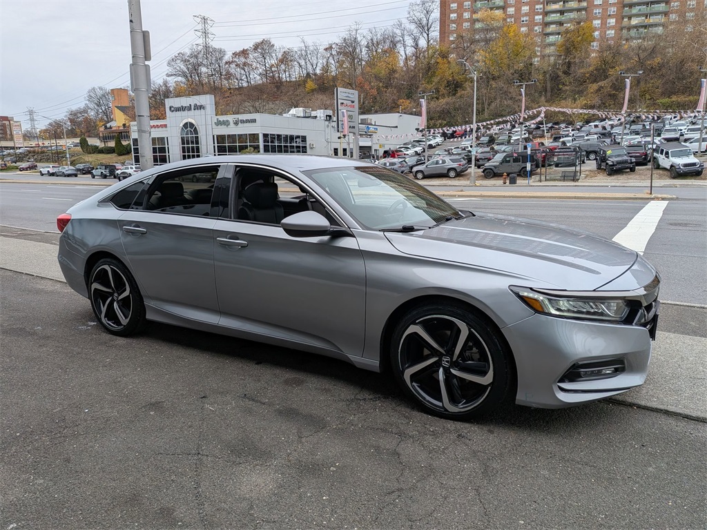 2018 Honda Accord Sport photo 2
