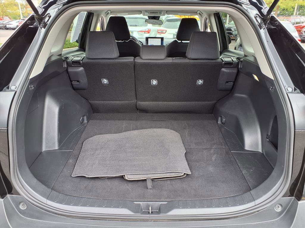 2024 Toyota RAV4 LE photo 8