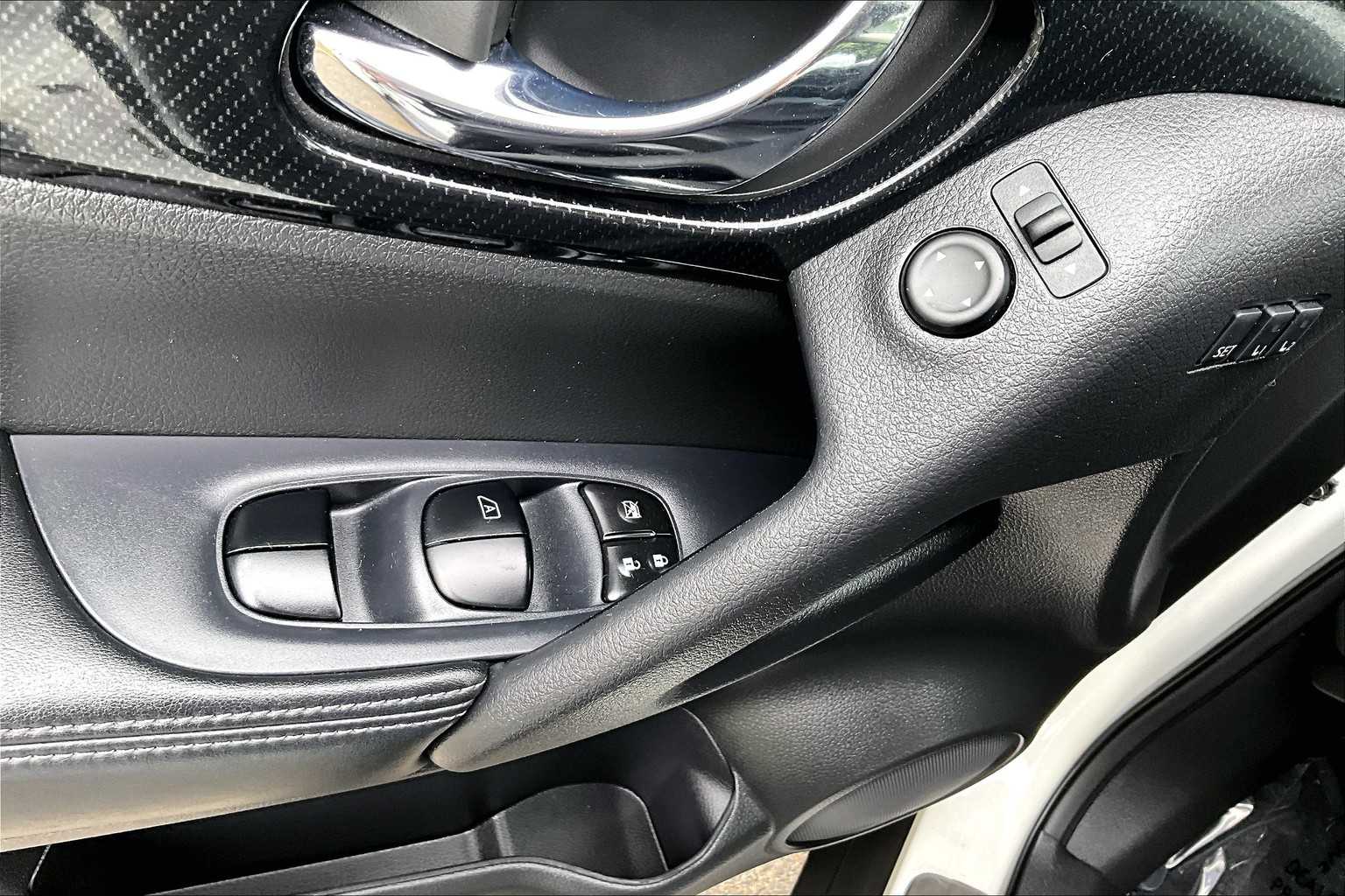 2019 Nissan Rogue SL photo 33