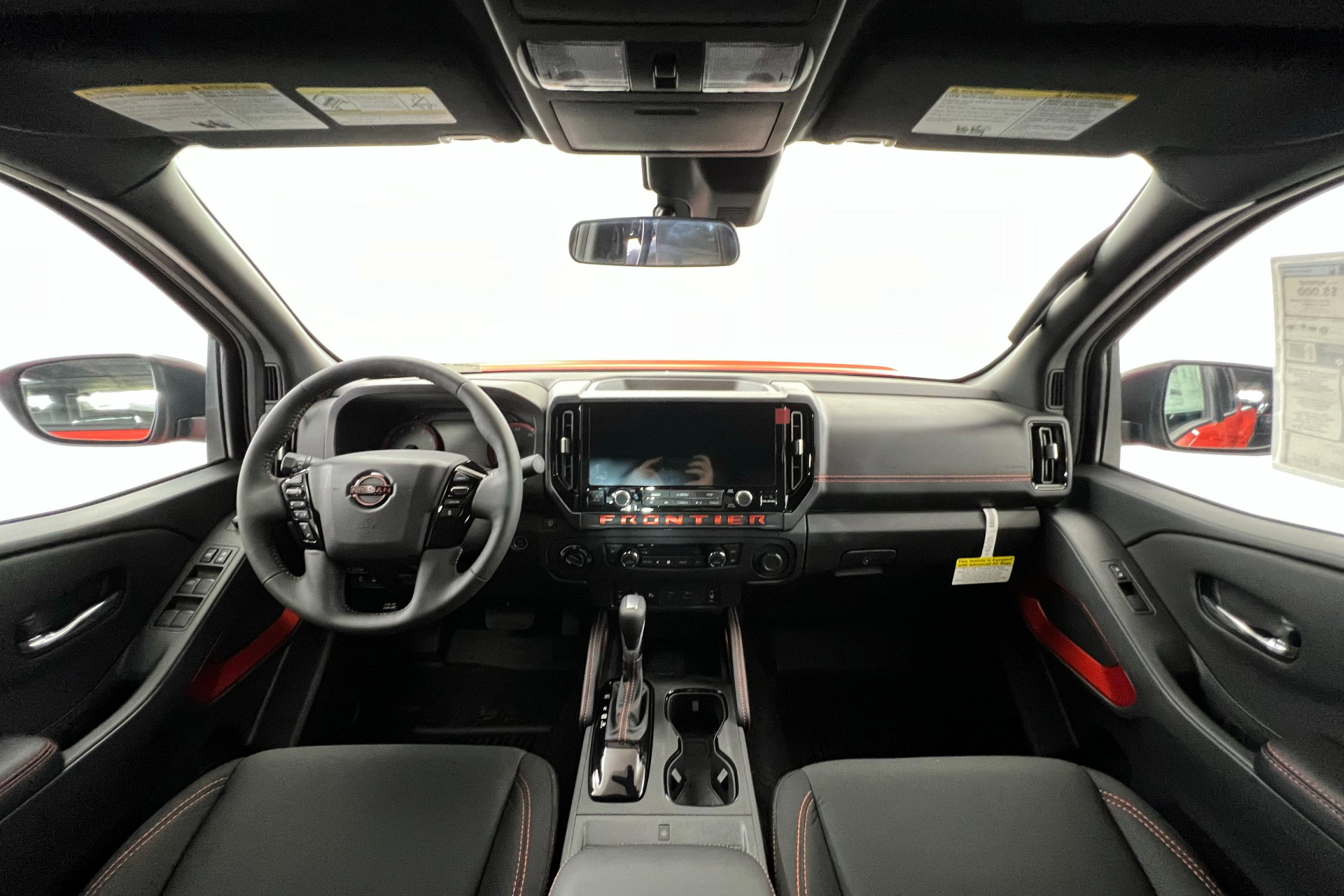2025 Nissan Frontier PRO-4X photo 9
