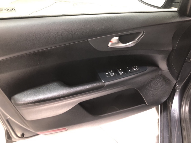 2020 Kia Forte LXS photo 17
