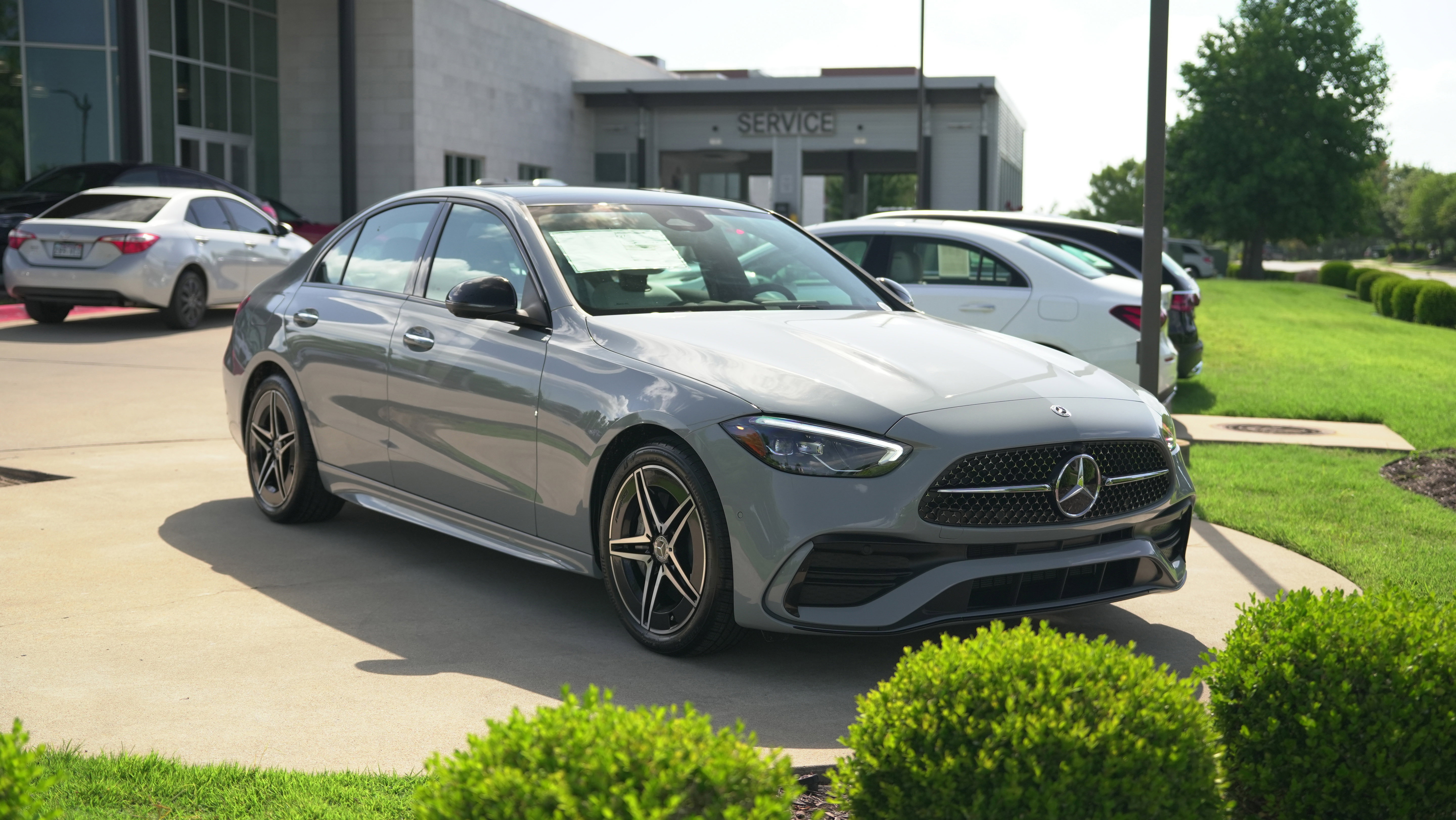 2025 Mercedes-Benz C-Class Sedan C 300's photo