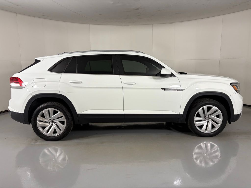 2020 Volkswagen Atlas Cross Sport SE Technology photo 3