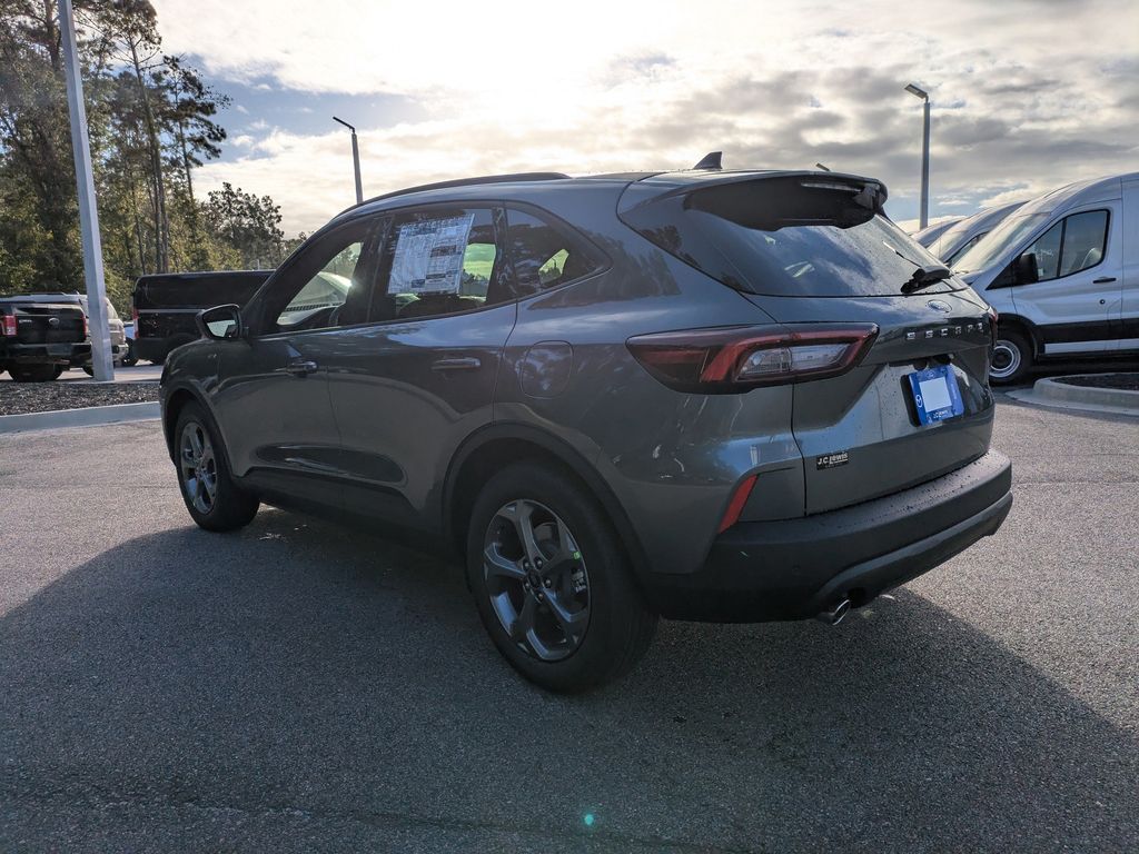 2026 Ford Escape ST-Line photo 3