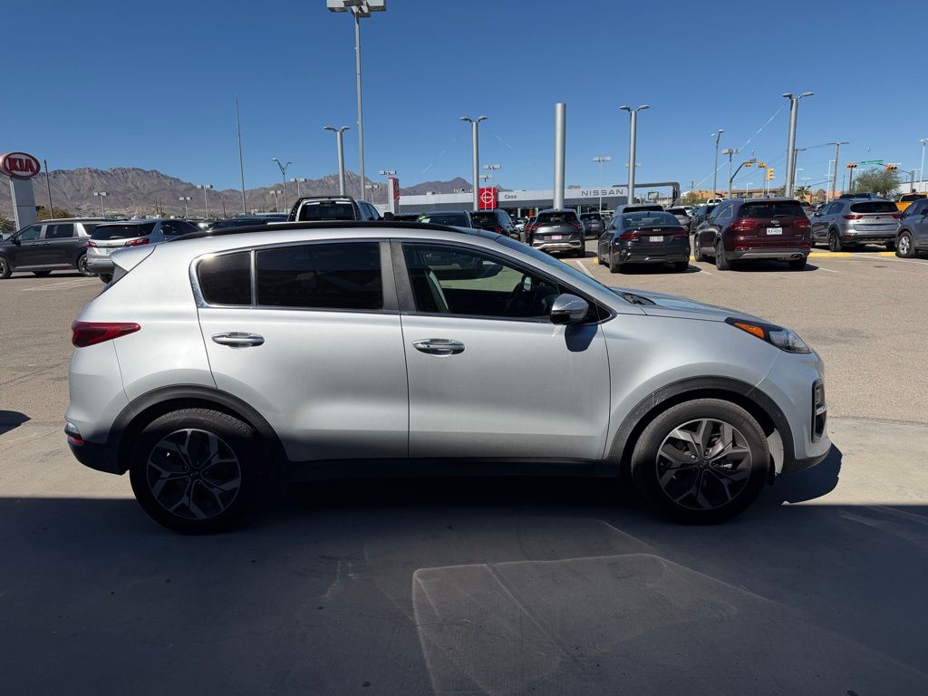 2021 Kia Sportage EX photo 2