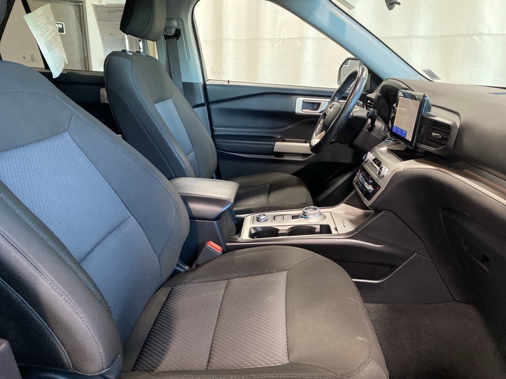 2022 Ford Explorer XLT photo 16