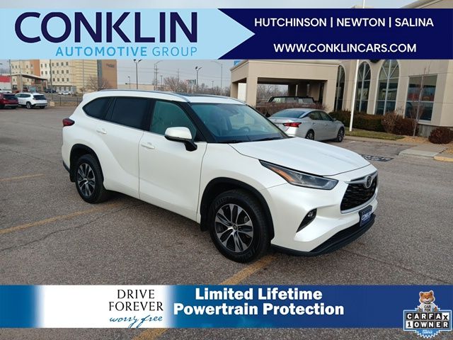 2021 Toyota Highlander XLE's photo