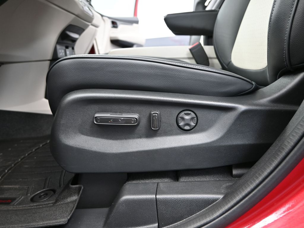 2025 Honda Odyssey Elite photo 17