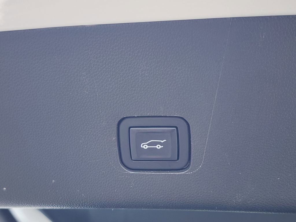 2022 Chevrolet Traverse Leather photo 31