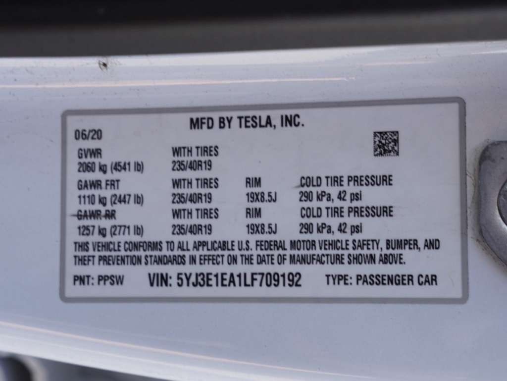 2020 Tesla Model 3 Standard Range Plus photo 4