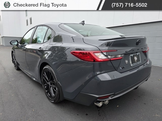 2025 Toyota Camry SE photo 5