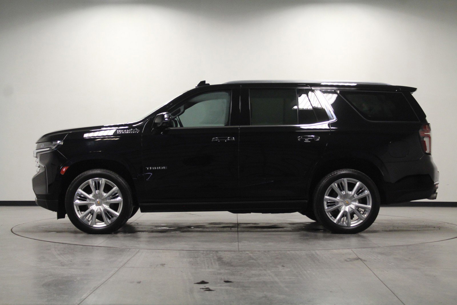 Used 2023 Black Chevrolet High Country image 7