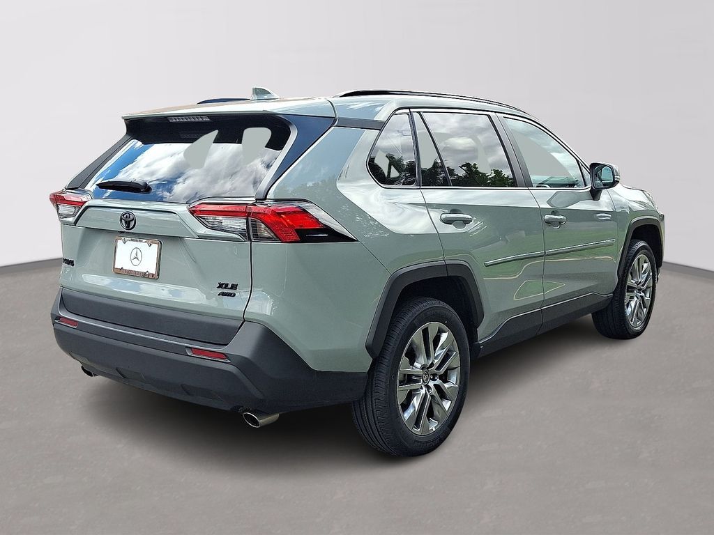2023 Toyota RAV4 XLE Premium photo 2