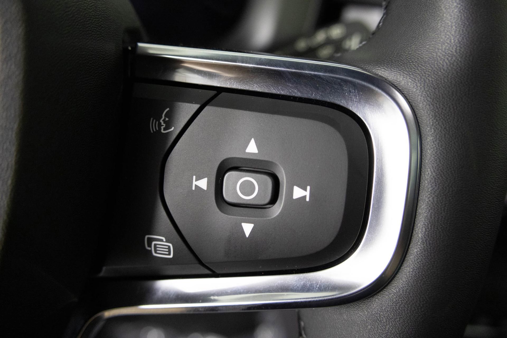 2023 Volvo XC40 Recharge Plus photo 16